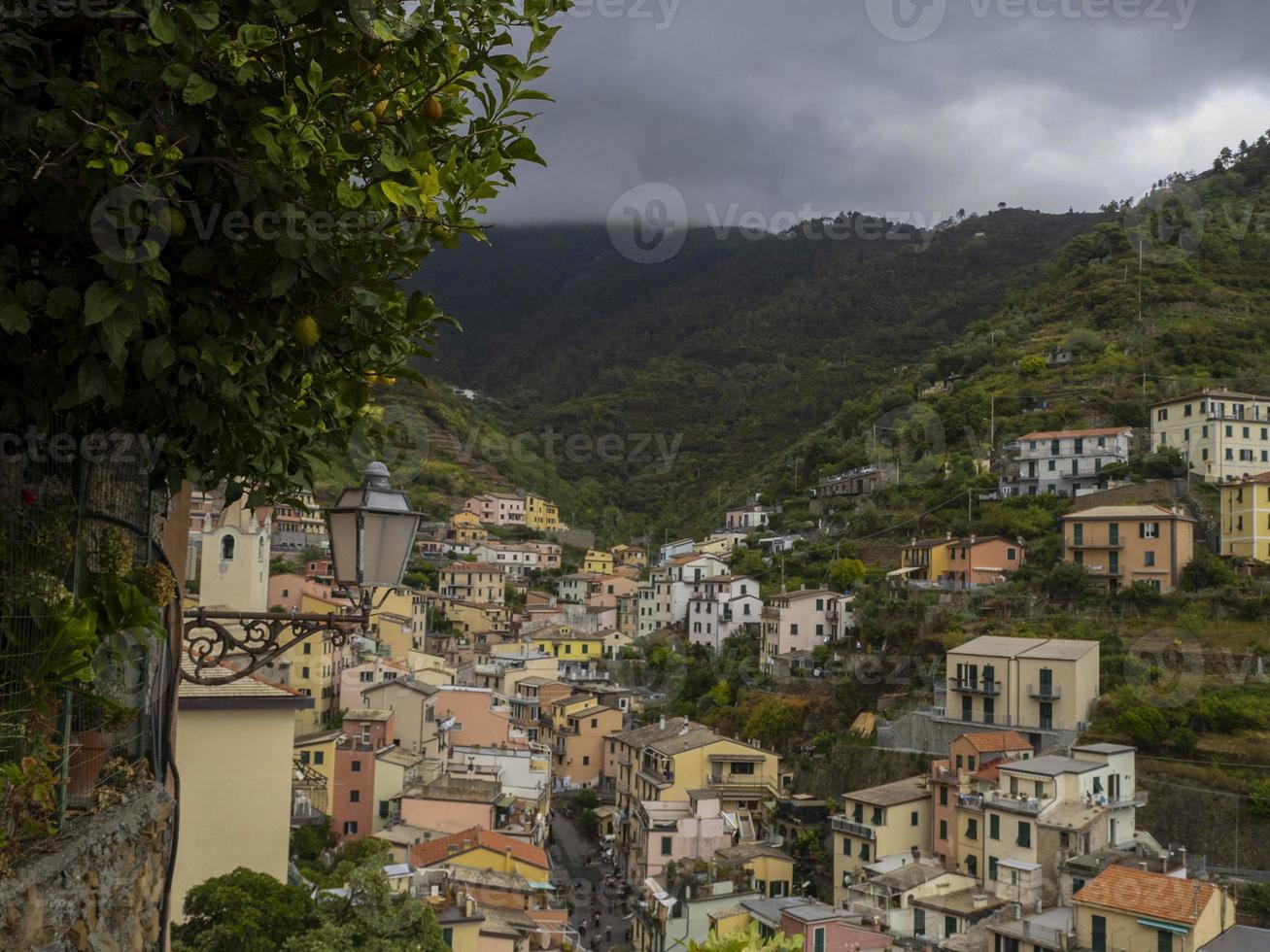 riomaggiore cinque terre vila pitoresca foto