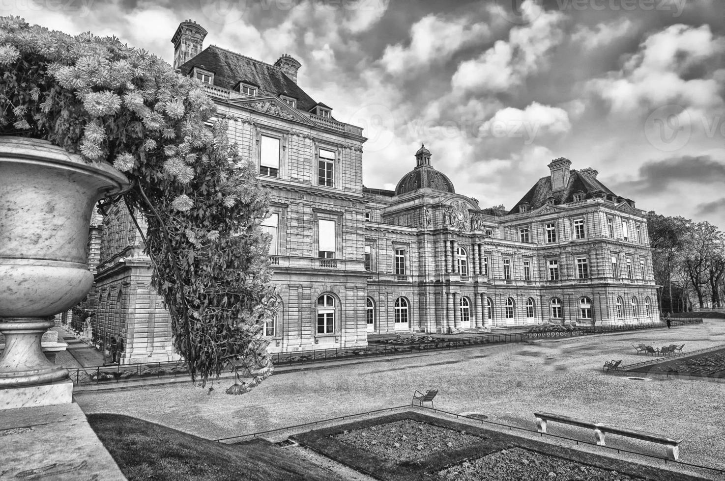 Paris palácio du Luxemburgo dentro Preto e branco foto