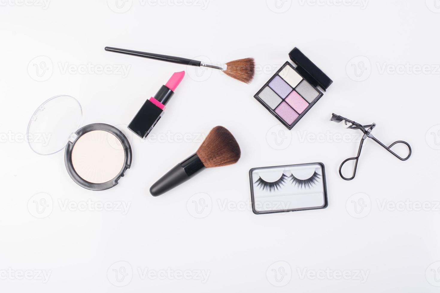 vista superior de uma coleção de produtos cosméticos de beleza foto