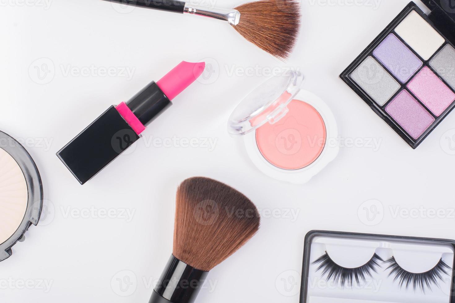 vista superior de uma coleção de produtos cosméticos de beleza foto