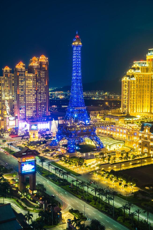 torre eiffel, marco de um hotel e resort parisiense na cidade de macau, 2018 foto