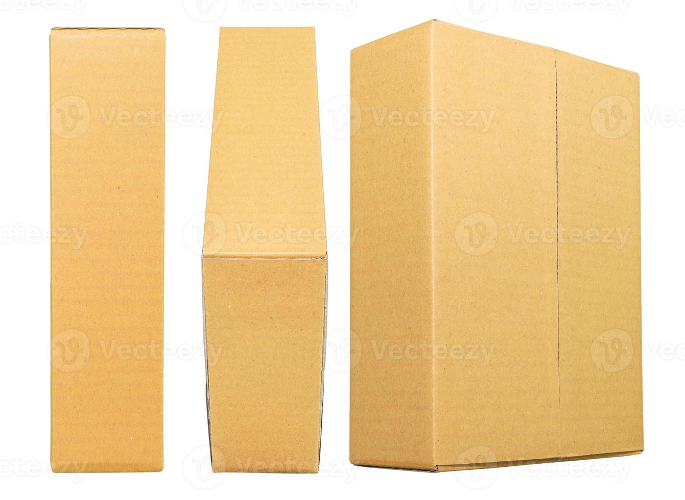 caixa de papelão marrom fechada isolada em branco foto