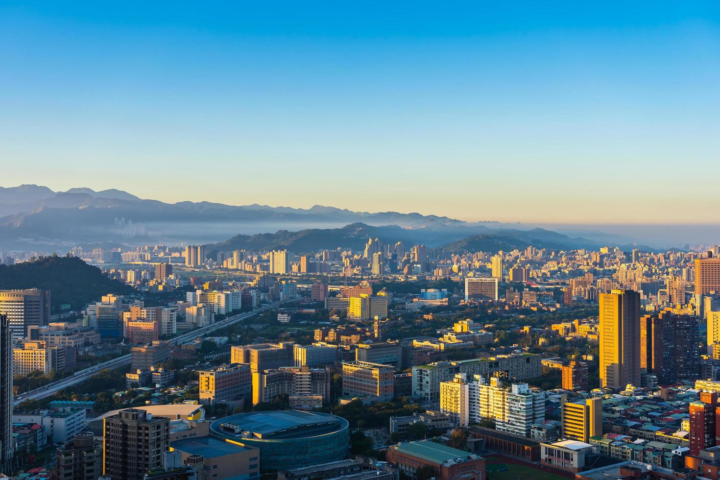 vista aérea da cidade de taipei, taiwan foto