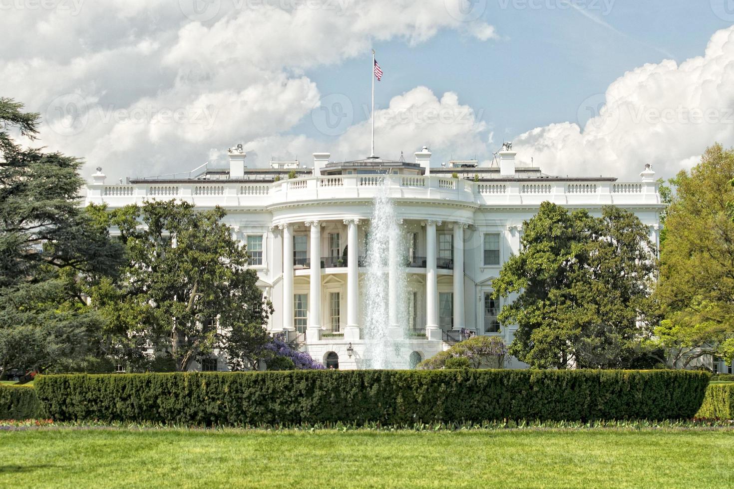 casa branca de washington em dia ensolarado foto