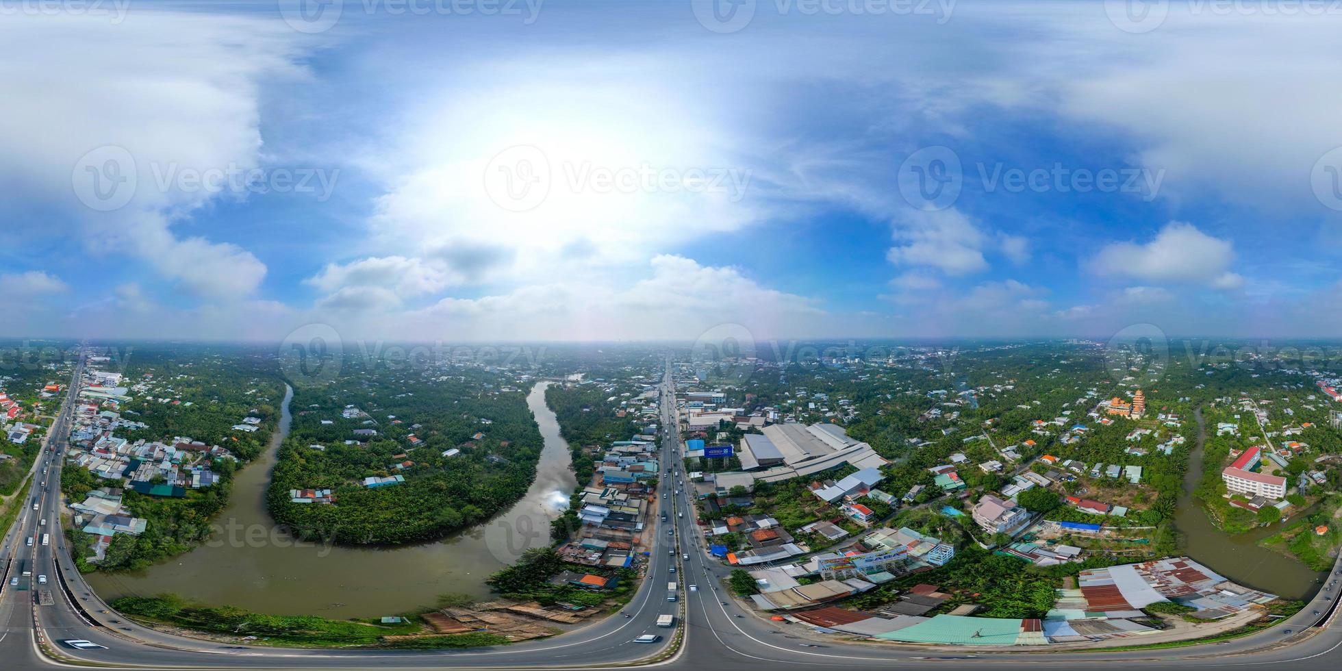 360 panorama do bucólico tien giang província Campos com deslumbrante Visualizações do paisagem urbana e rio dentro Vietnã foto