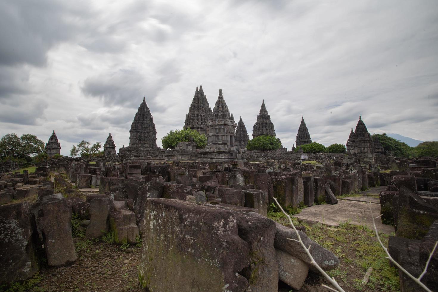 prambanan têmpora perto yogyakarta cidade central Java Indonésia foto