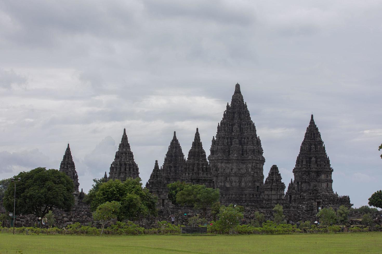 prambanan têmpora perto yogyakarta cidade central Java Indonésia foto