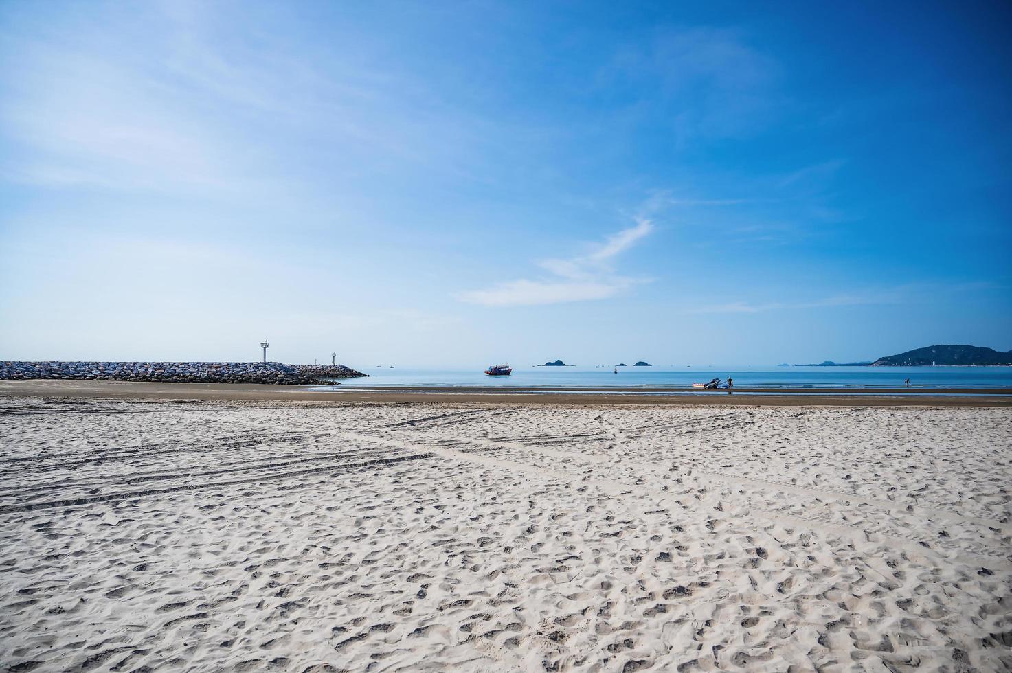 lindo marinha Visão a partir de khao takiab de praia às Hua Hin prachuap khiri cã Tailândia foto