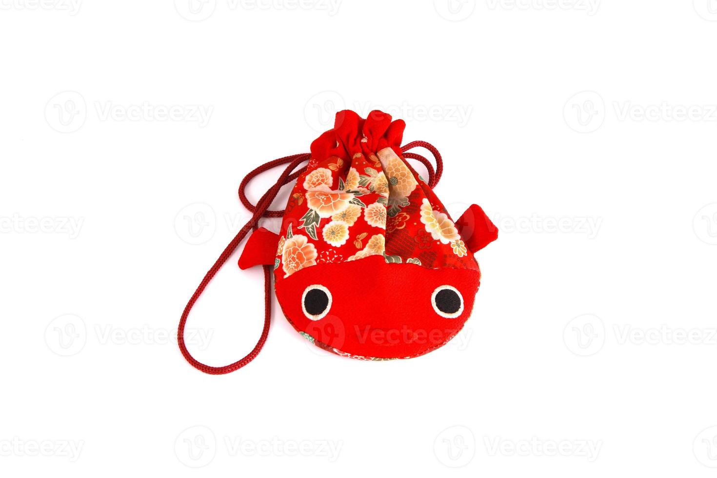 saco de peixe vermelho isolado no branco foto