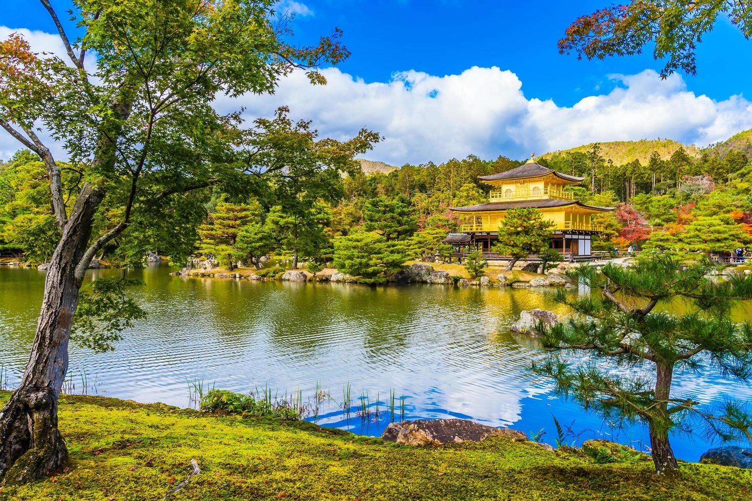 templo Kinkakuji, ou o pavilhão dourado em Kyoto, Japão foto