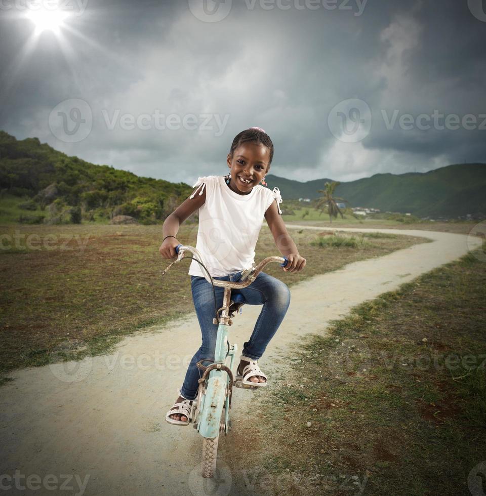 bicicleta do pequeno menina foto