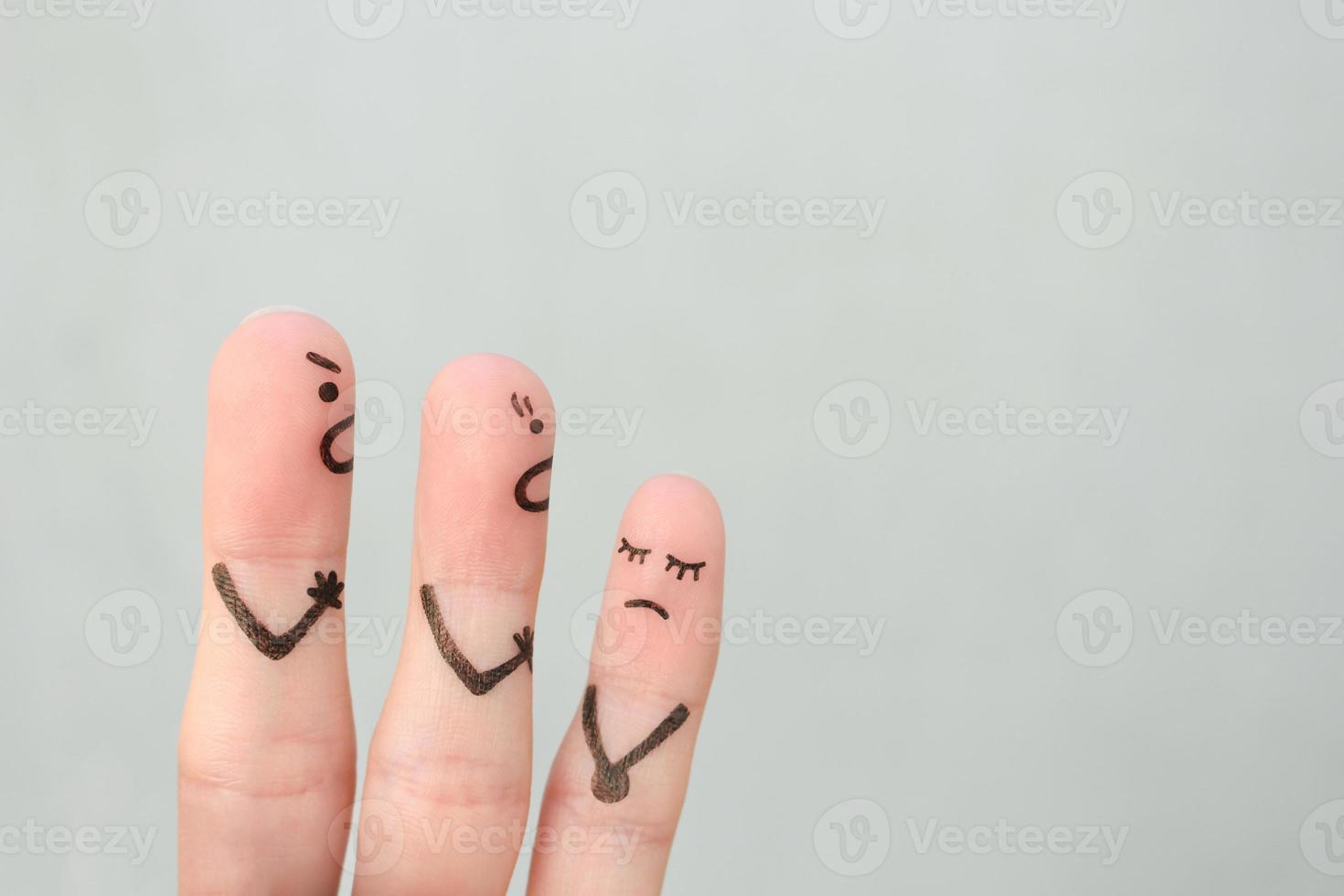 arte dos dedos da família durante a briga. conceito de pais repreender criança travessa. foto