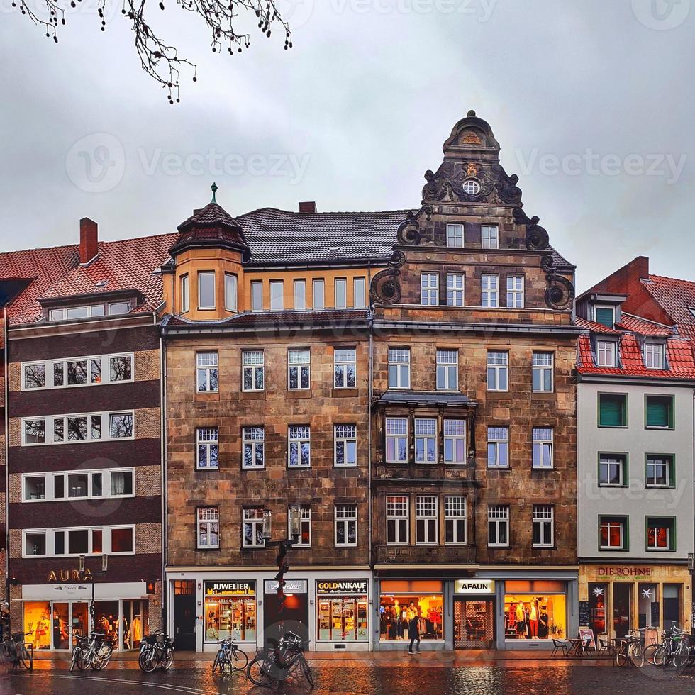 velho europeu edifícios dentro uma cidade Centro foto