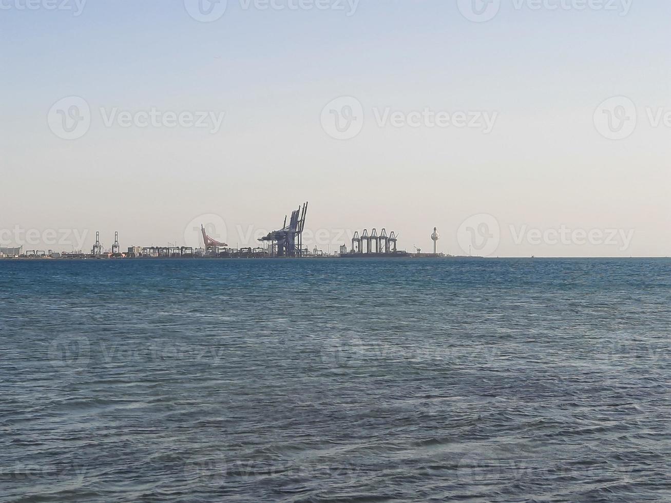 lindo tarde e colorida pôr do sol às jedá, corniche, saudita Arábia, foto