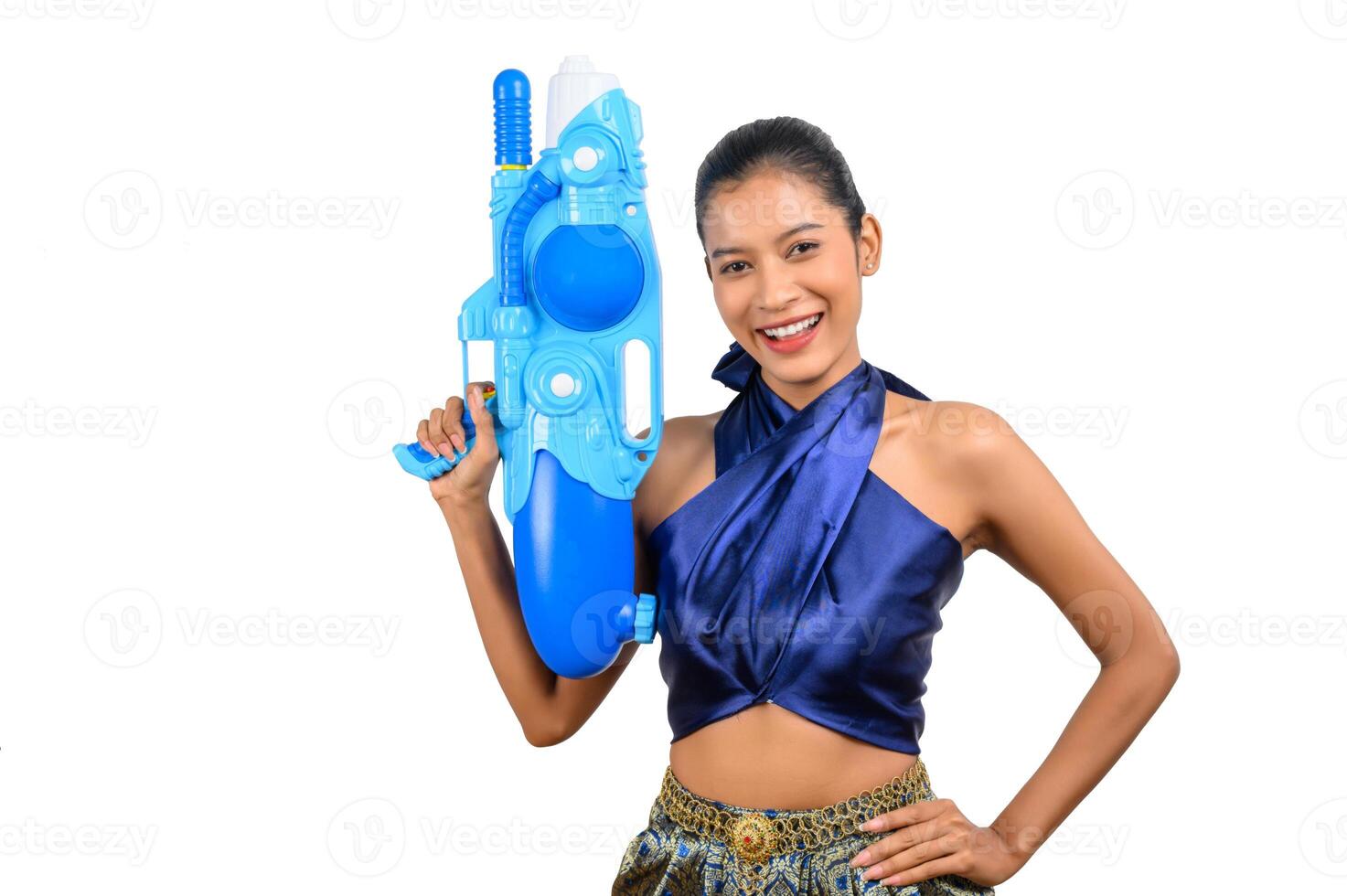 mulher bonita retrato no festival songkran com pistola de água foto