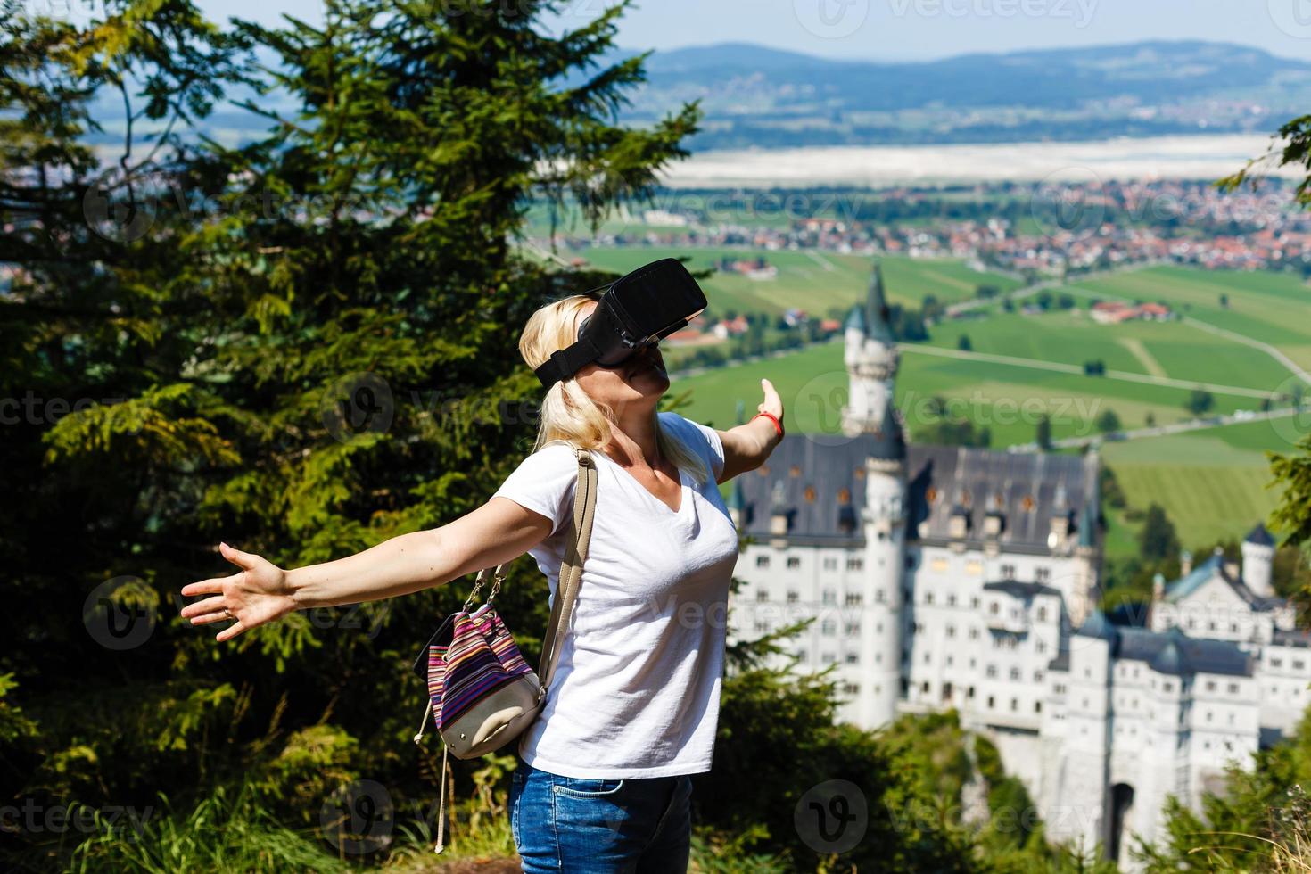 famoso Neuschwanstein castelo dentro Alemanha, baviera, construído de rei Ludwig ii dentro século 19 foto