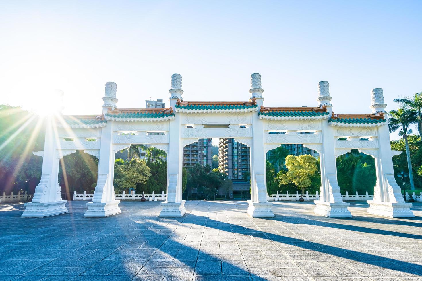 portão do museu do palácio nacional de taipei na cidade de taipei, taiwan foto