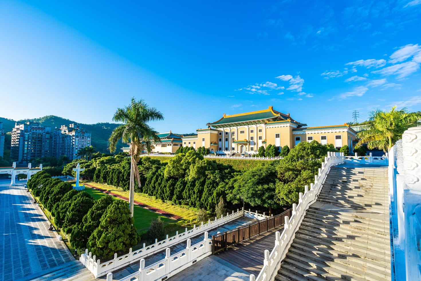 o museu do palácio nacional na cidade de taipei, taiwan foto