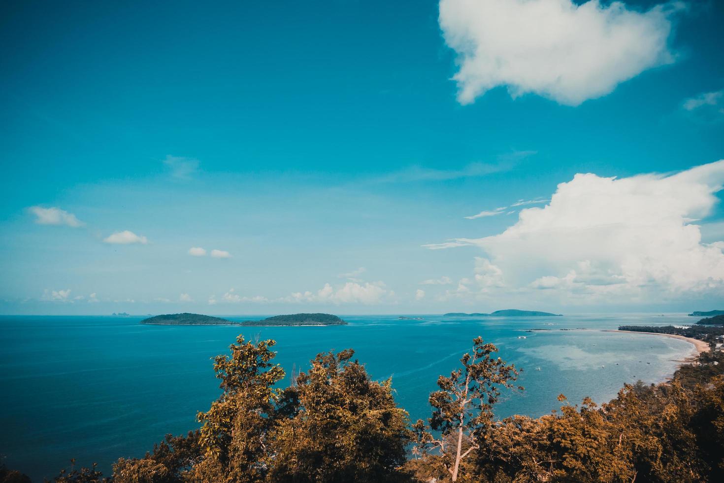 vista do ponto de vista de matsee na província de chumphon, tailândia foto