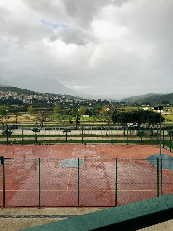 panorâmico cena às Parque infantil proximidade uma devo Vejo Visão foto