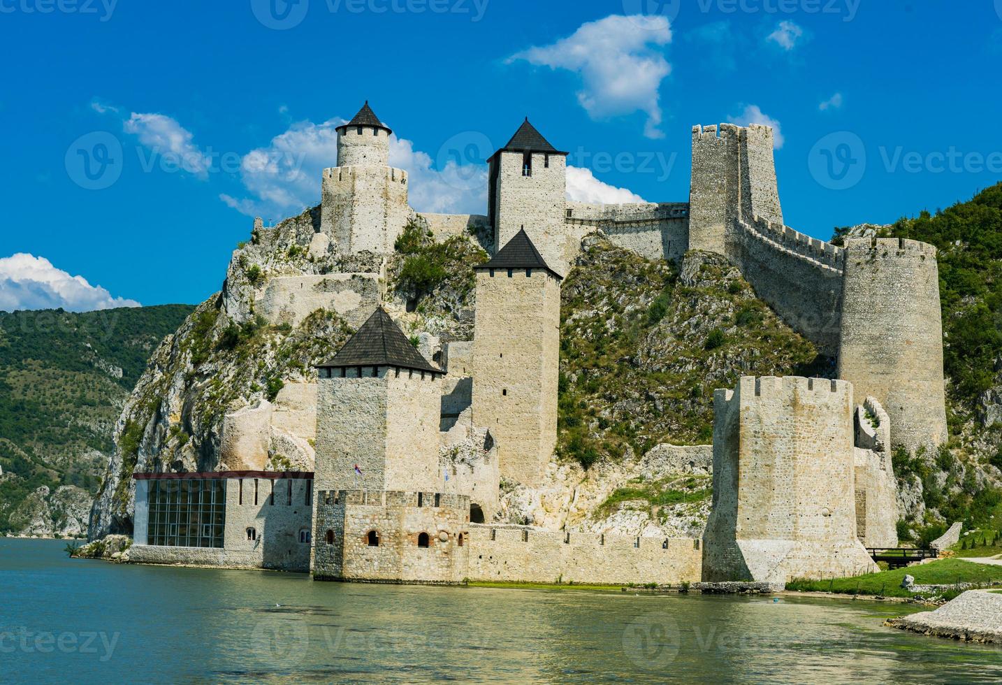 Fortaleza Golubac na Sérvia foto