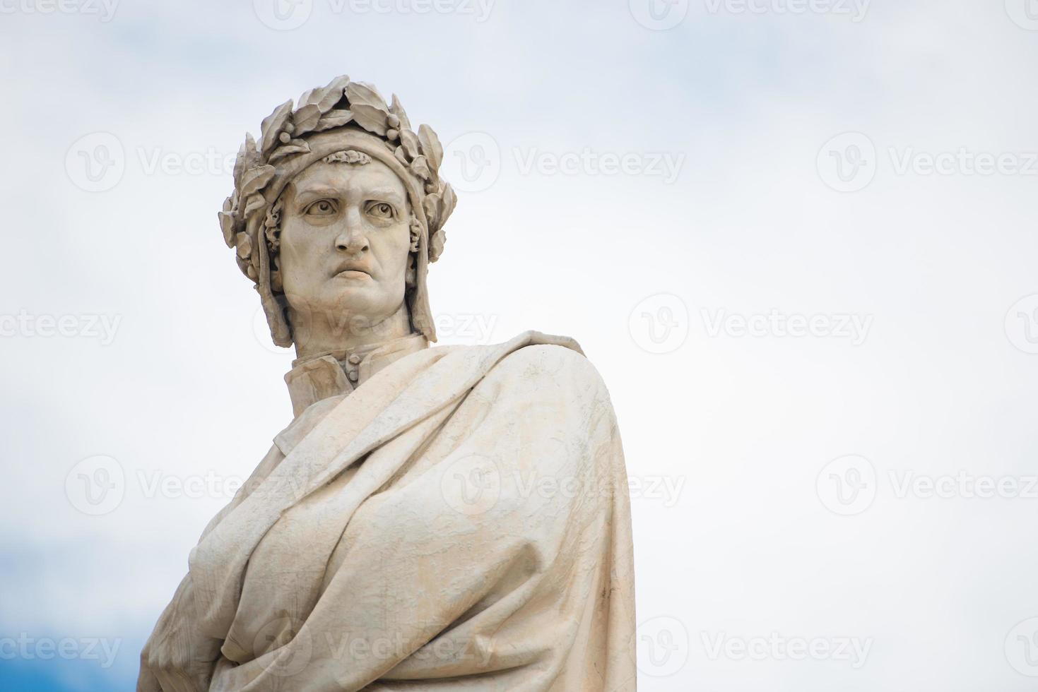estátua de dante alighieri em florença, itália foto