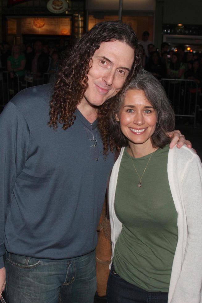 esquisito al Yankovic A chegar às a Eu amor você homem pré estreia às a mann Vila teatro dentro Westwood ca em marcha 17 2009 2009 foto