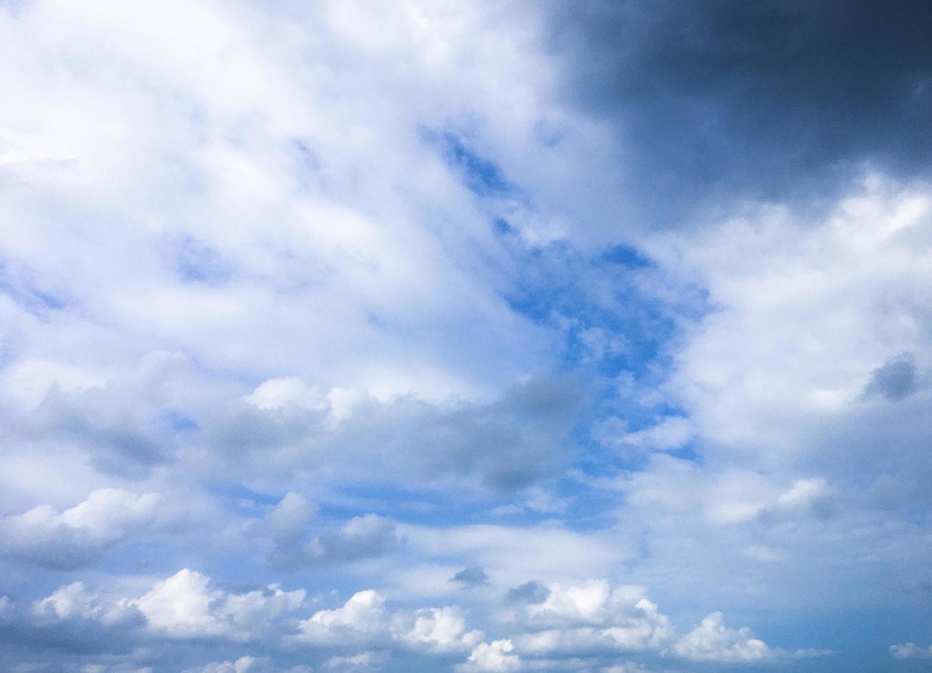 lindo céu natural com fundo de espaço de cópia foto