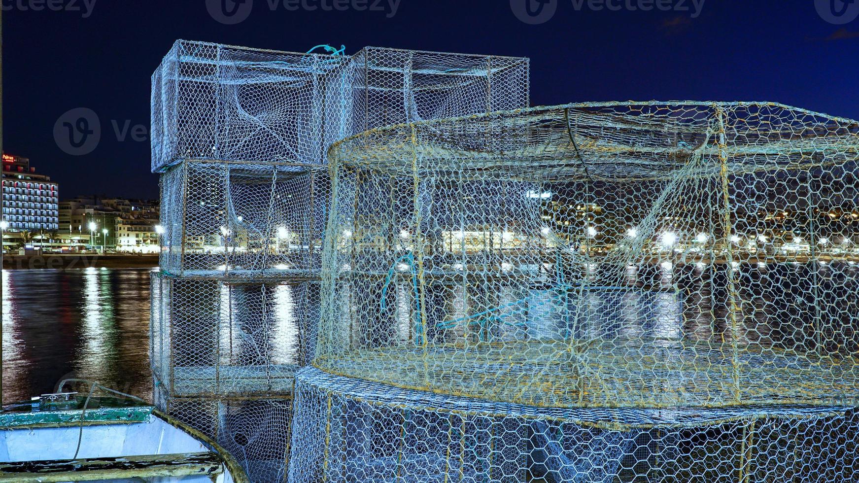 redes de pesca na praia das canteras foto