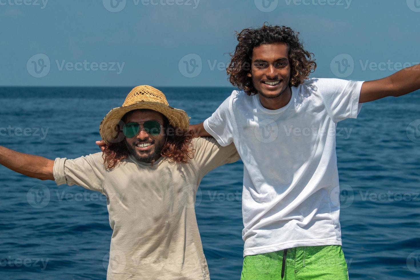 feliz jovem maldivo homem retrato foto