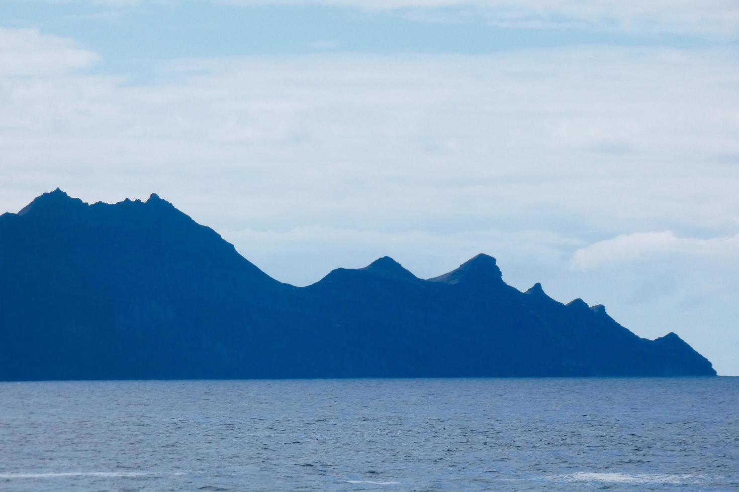 costa do agaete em a ilha do vovó canaria dentro a atlântico oceano. foto