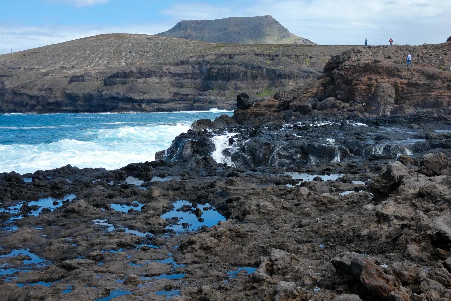 costa do agaete em a ilha do vovó canaria dentro a atlântico oceano. foto