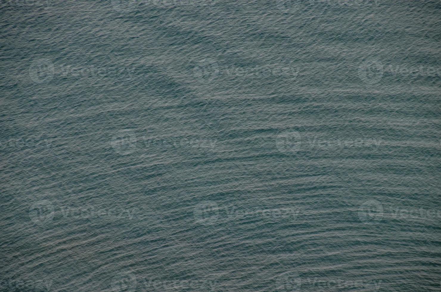 ondas dentro a oceano foto