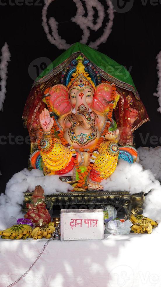 ganesha estátua ao ar livre imagem hd foto