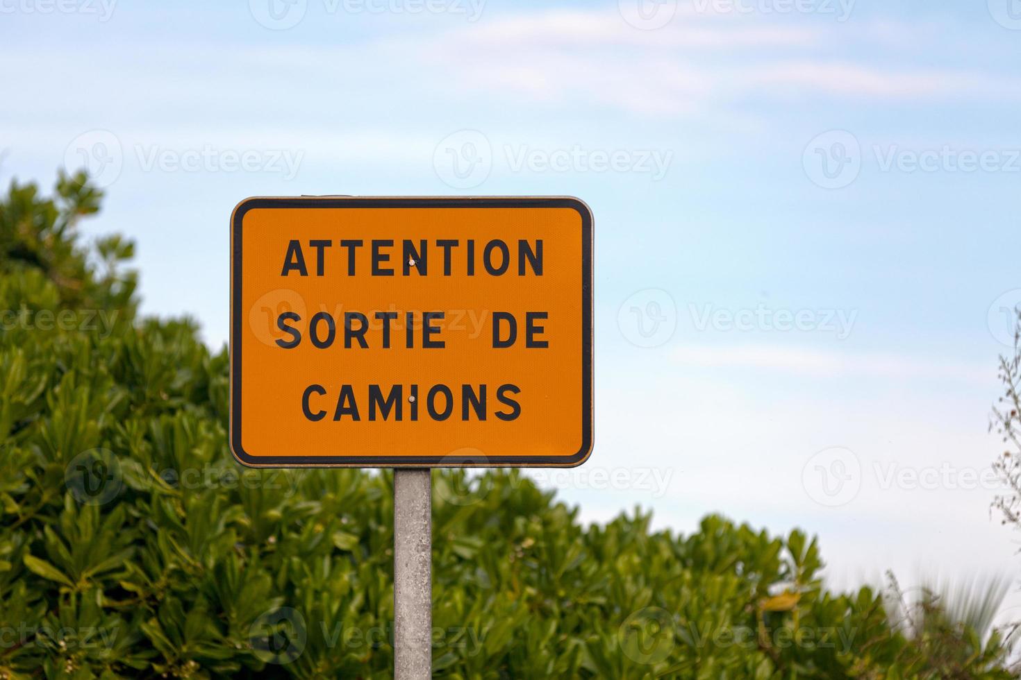 Atenção caminhão Saída placa dentro francês foto