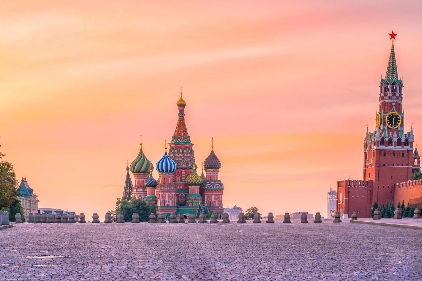 catedral do manjericão na praça vermelha de Moscou foto