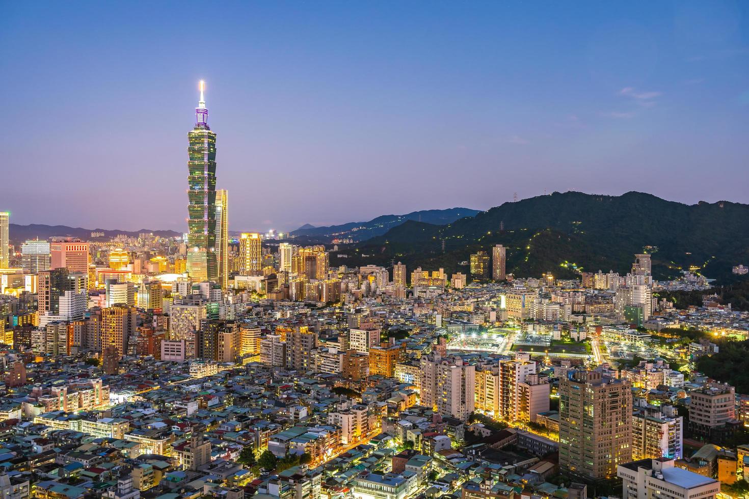 vista da cidade de taipei em taiwan foto