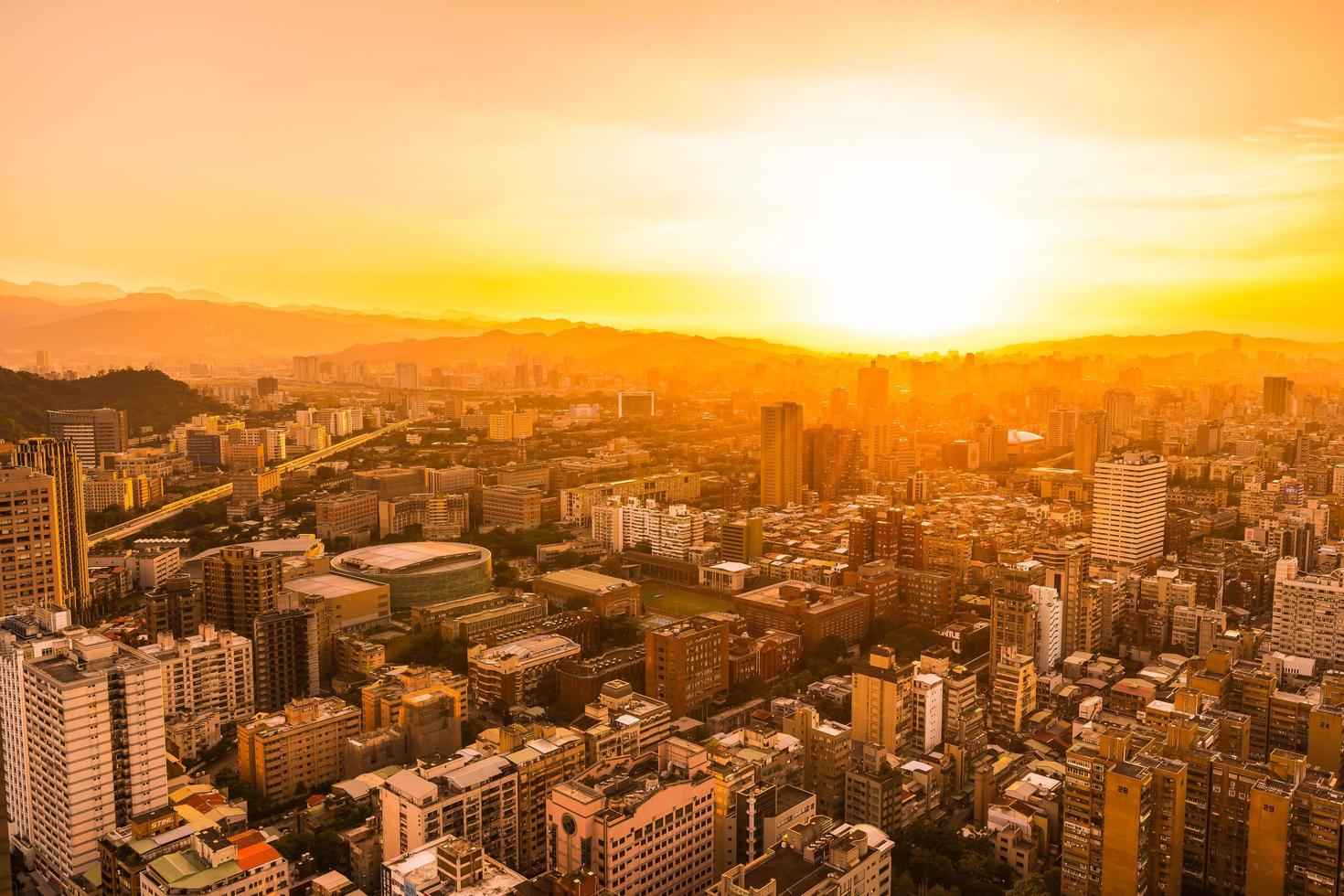 vista da cidade de taipei em taiwan foto