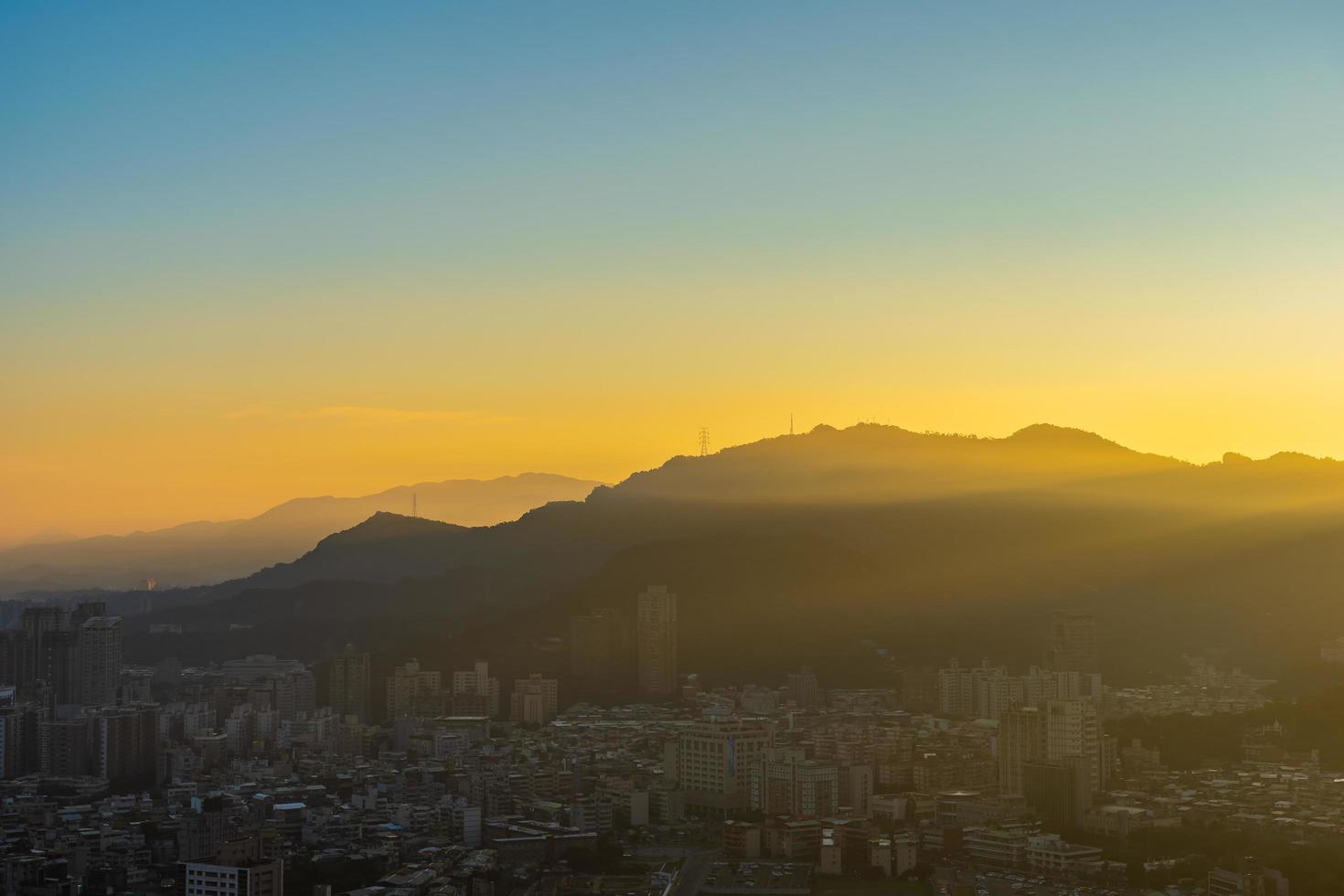 vista da cidade de taipei em taiwan foto