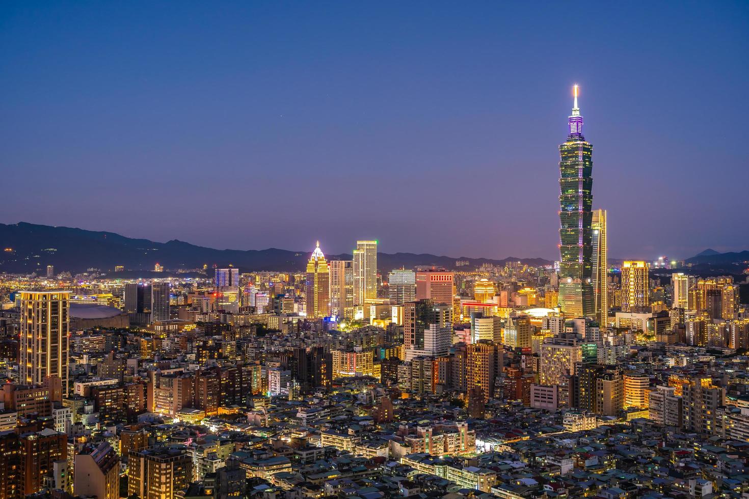 vista da cidade de taipei em taiwan foto