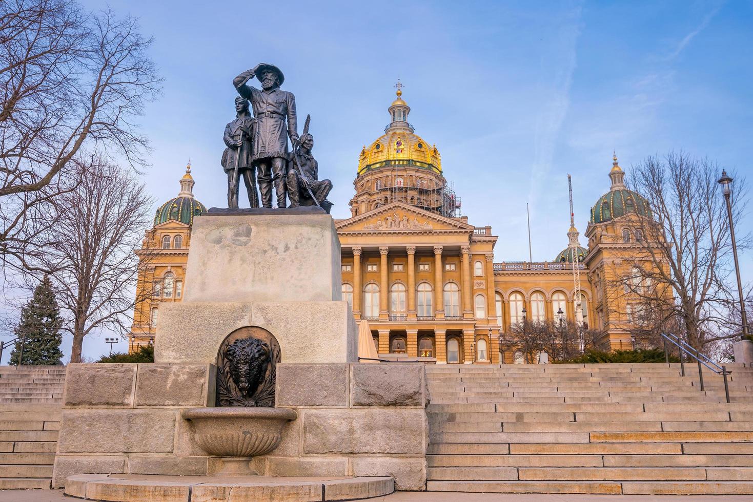 capitólio do estado em des moines, iowa foto