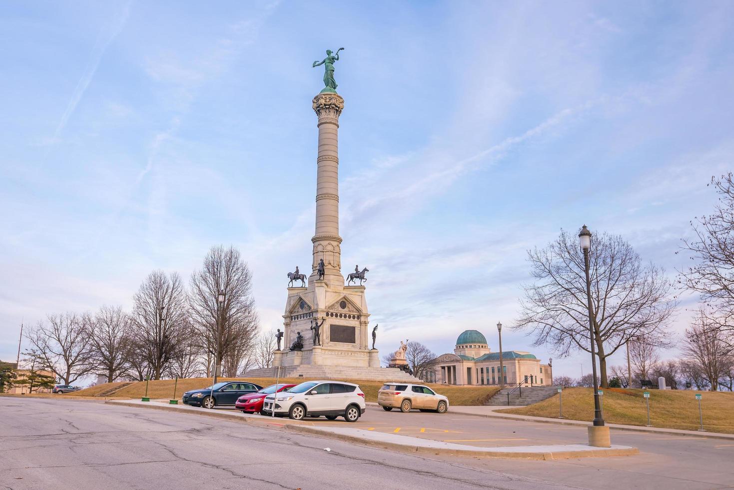 monumento localizado nas terras da capital do estado ao sul do edifício da capital em des moines foto