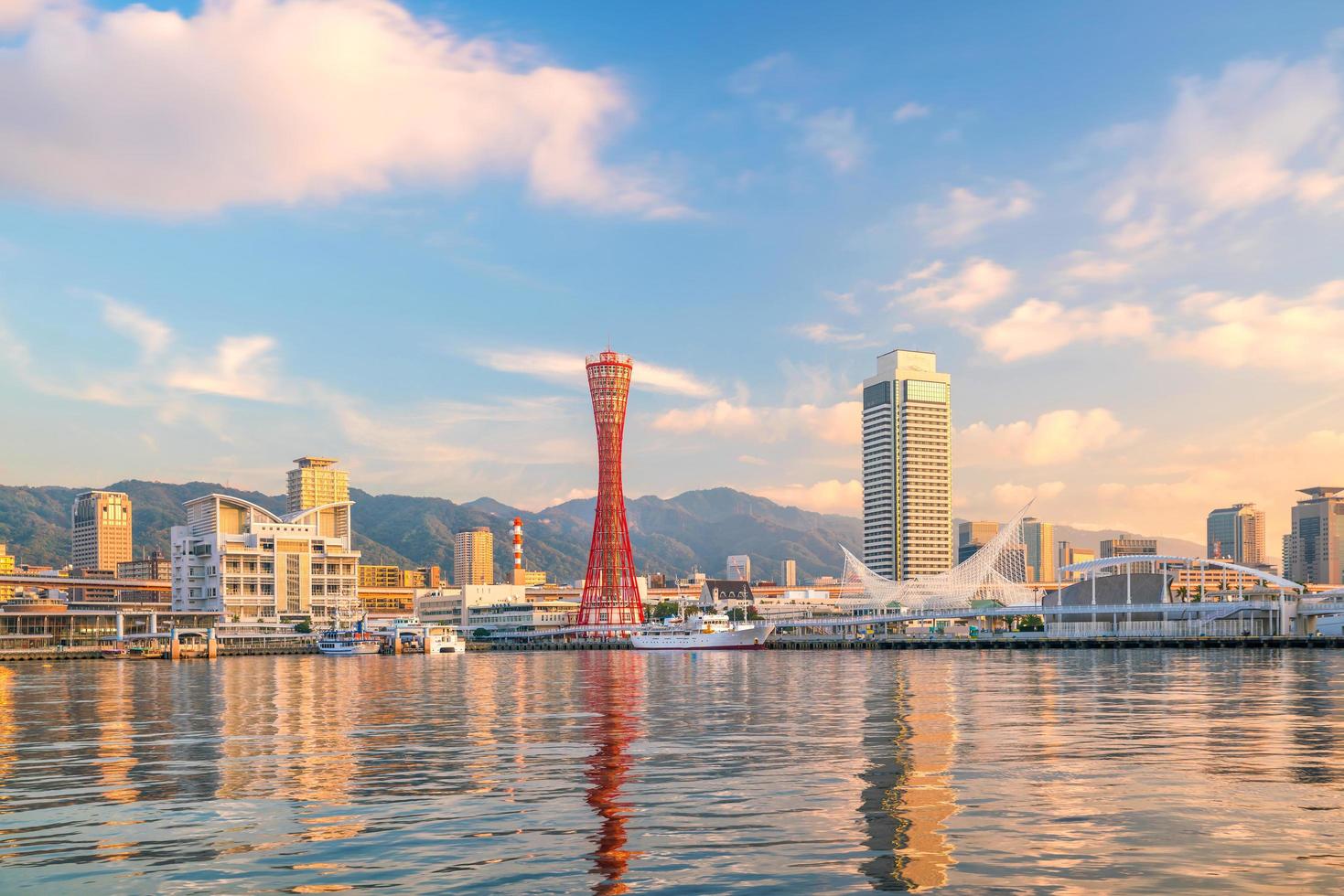 horizonte e porto de kobe no japão foto