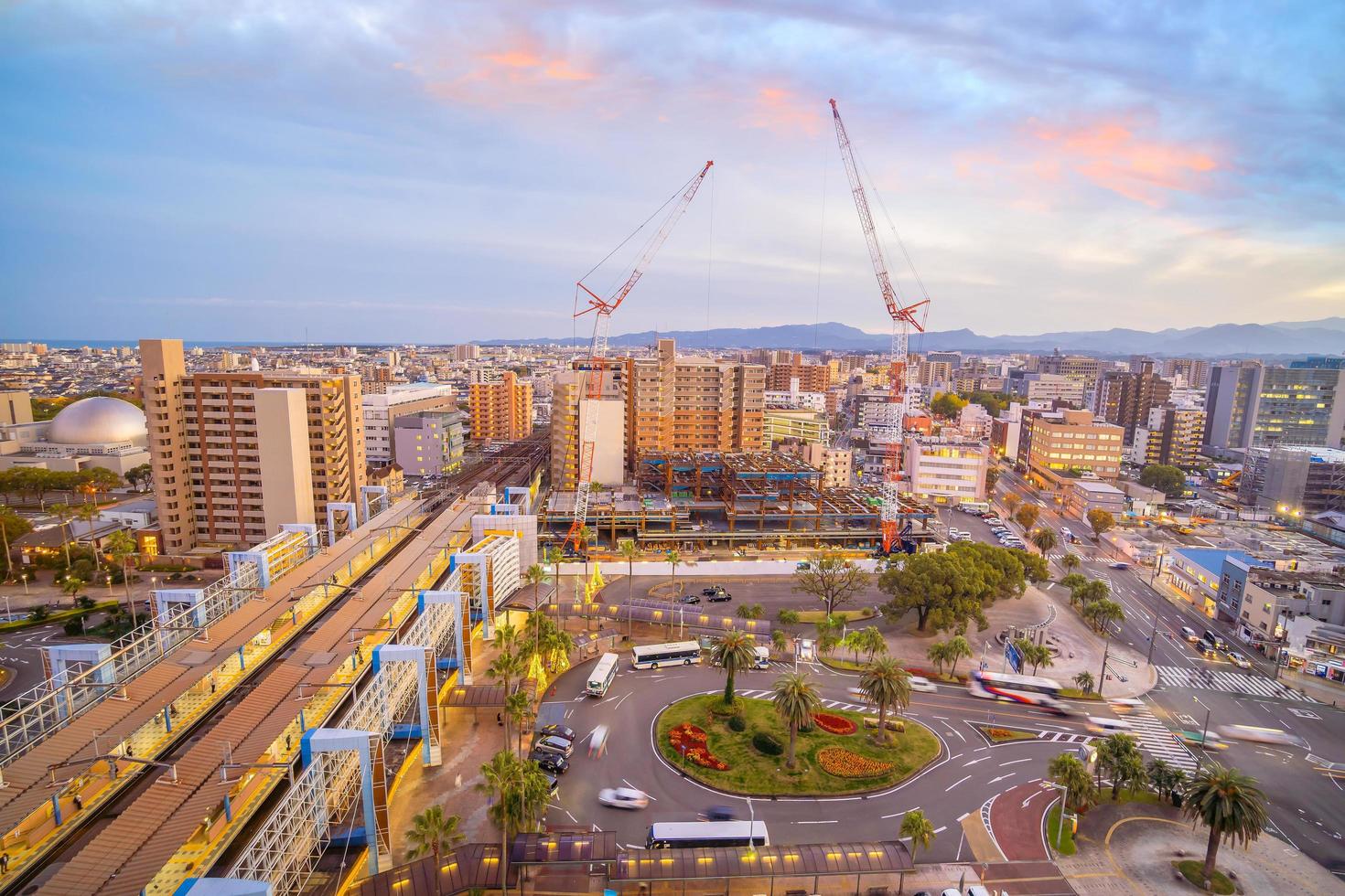 cidade de miyazaki paisagem urbana do centro da cidade em kyushu, japão foto