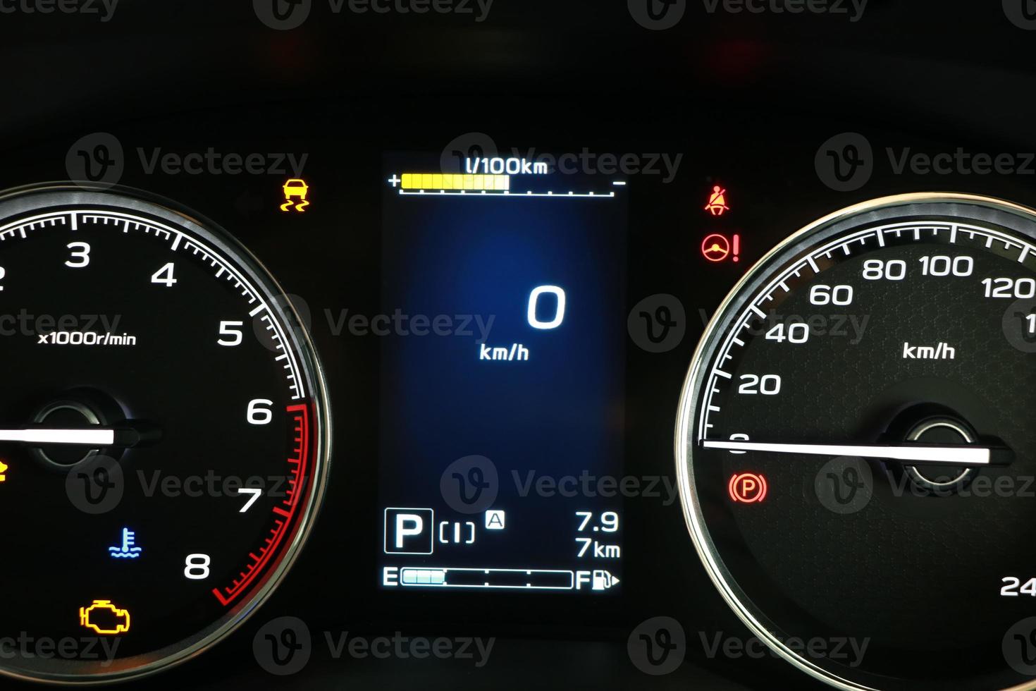 Operação Atenção luzes e velocímetro dentro a painel de controle foto