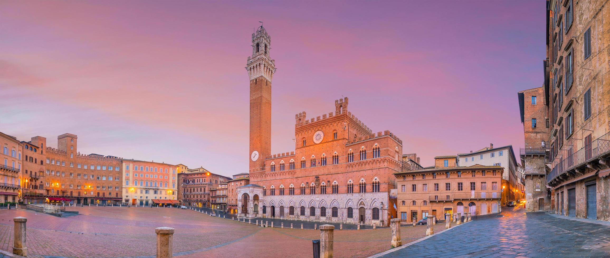 piazza del campo em siena, itália foto