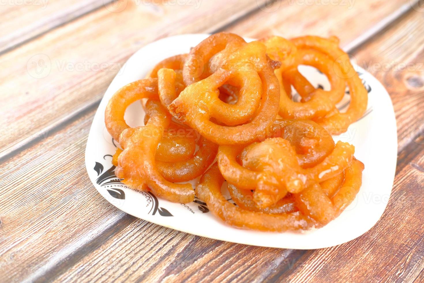 jalebi em um prato foto