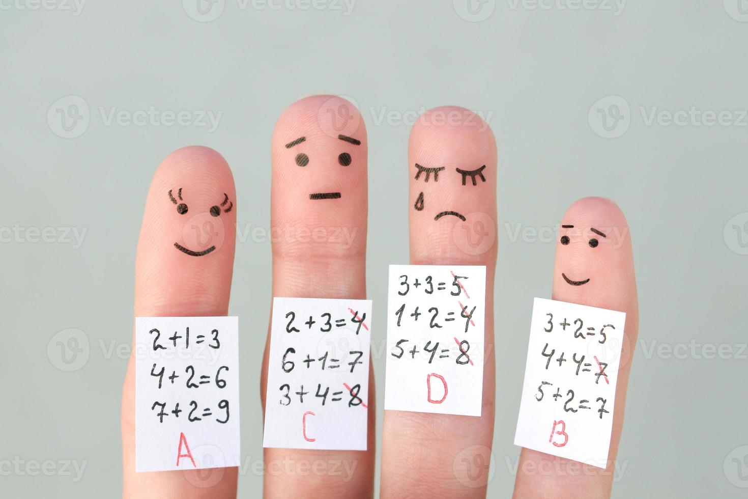 dedos arte do alunos com diferente avaliações. foto