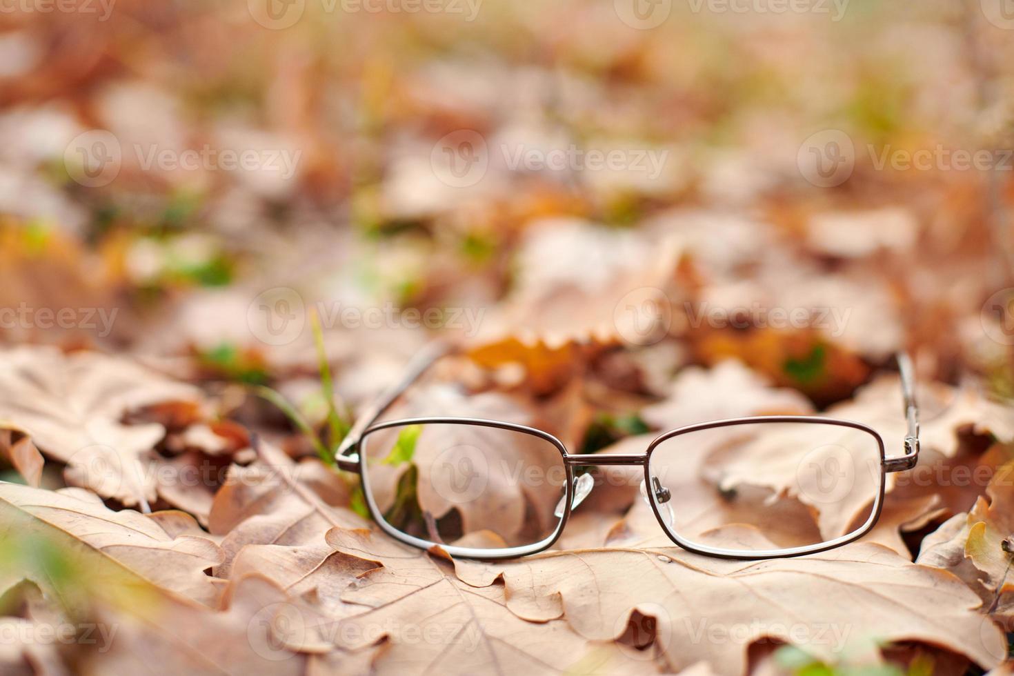 óculos perdidos como símbolo de perda súbita de visão. foto