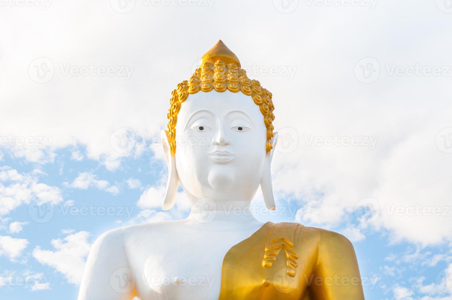 grande Buda estátua wat phra este doi Kham às Chiang mai, tailandês têmpora norte Tailândia foto